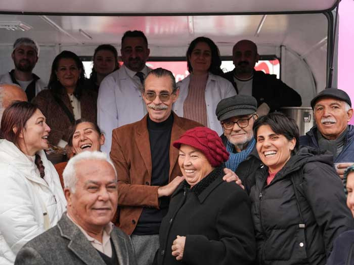 Etimesgut'ta dayanışma sofrası büyüyor: Ahi Kent Lokantası ve çorba ikram karavanları! - Resim : 3