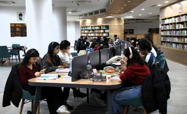 Keçiören Belediyesi'nin kütüphanelerine tatil döneminde yoğun ilgi