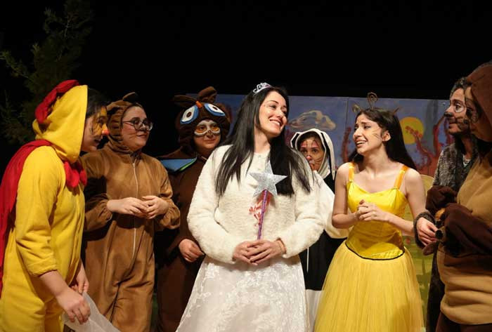 Keçiören Belediyesi, masal dünyasını minik izleyicilerle buluşturdu - Resim : 2