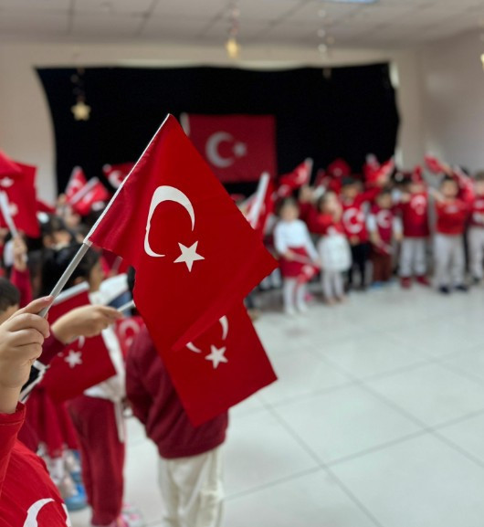 Pursaklar Belediyesi'nin Nezaket Okulları'nda Bayrak Sevgisi etkinliği düzenlendi - Resim : 2