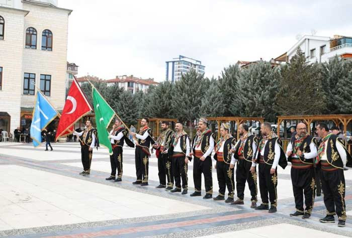 Pursaklar Belediyesi önünde Oğuzların Yaren geleneği yaşatıldı!
