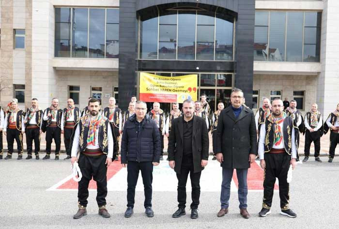 Pursaklar Belediyesi önünde Oğuzların Yaren geleneği yaşatıldı! - Resim : 4