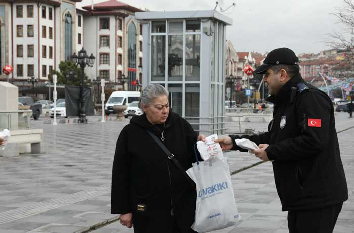 Keçiören Belediyesi, Berat Kandili dolayısıyla kandil simidi ikramında bulundu - Resim : 3