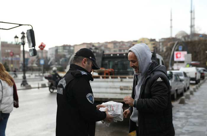 Keçiören Belediyesi, Berat Kandili dolayısıyla kandil simidi ikramında bulundu