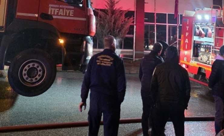 Yenimahalle'de akşam saatlerinde saunada çıkan yangını itfaiye söndürdü