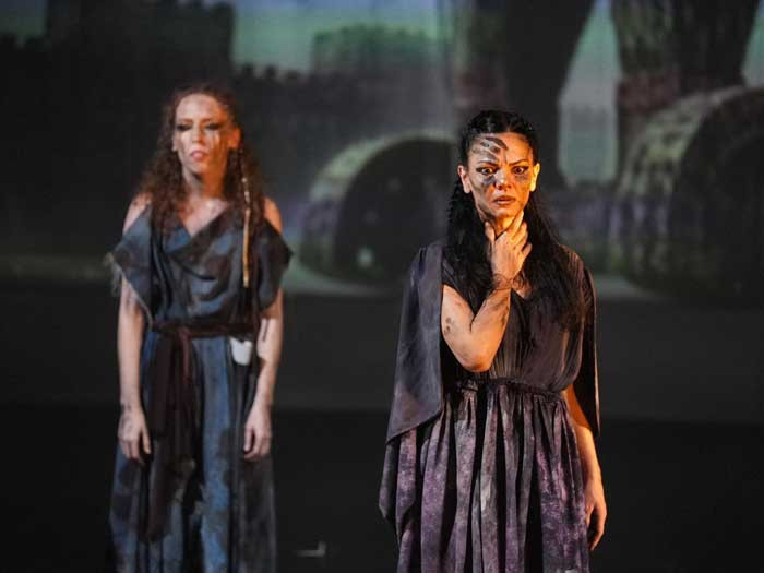 Etimesgut Belediyesi Kent Tiyatrosu, Bir Troya Hikayesi'nin prömiyerini gerçekleştirdi - Resim : 3