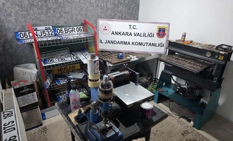 Etimesgut'ta sahte plaka basımı yapan 1 şüpheli yakalandı