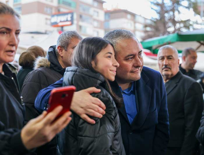 Keçiören Belediye Başkanı Özarslan, Ufuktepe Semt Pazarı'nı ziyaret etti - Resim : 2