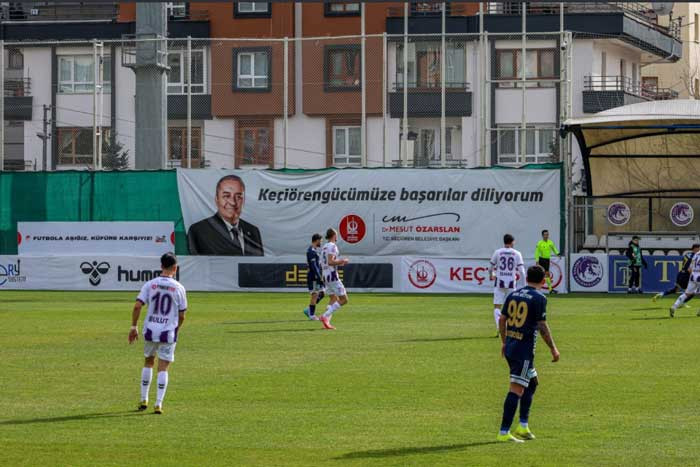 Keçiören Belediye Başkanı Özarslan, Ankaragücü ve Keçiörengücü maçlarını tribünden takip etti - Resim : 3