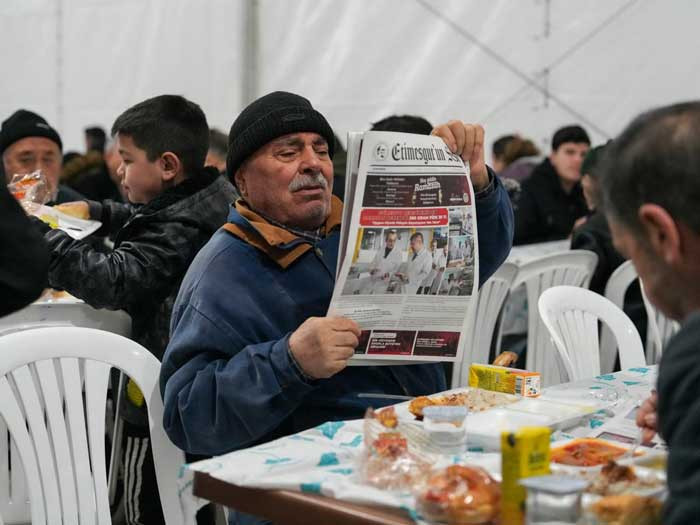 Beşikcioğlu ilk iftarı Etimesgut Belediyesi iftar çadırında vatandaşlarla birlikte açtı