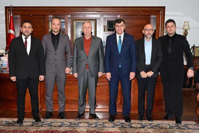 ABB Başkanı Mansur Yavaş, Kütahya Belediyesi Belediye Başkanı Eyüp Kahveci'yi kabul etti