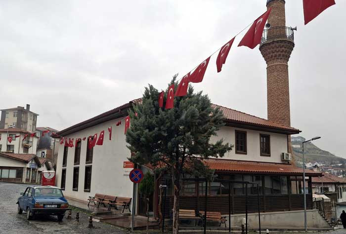 Beypazarı'nın tarihi camileri zamana direnmeye devam ediyor