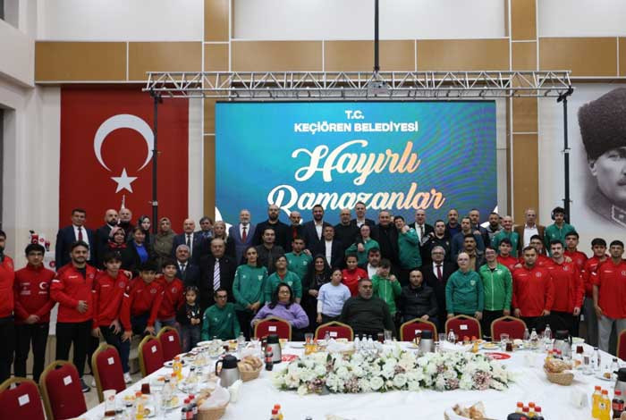 Keçiören Belediye Başkanı Özarslan, özel gereksinimli bireyler ve sporcularla iftarda buluştu