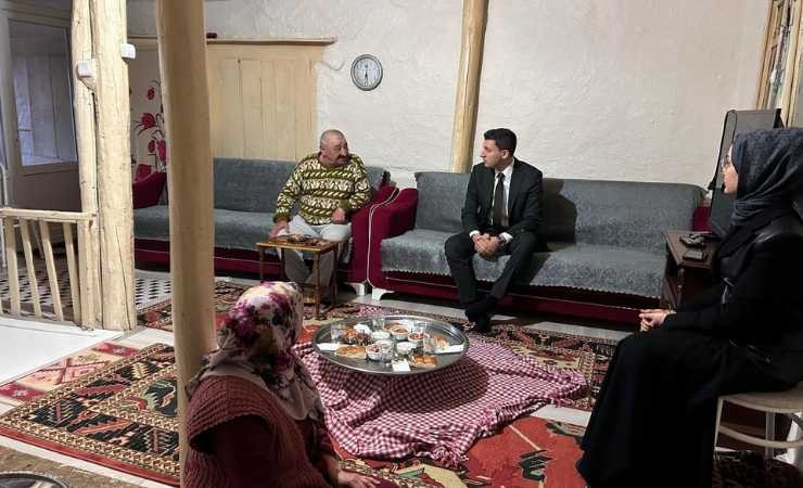 Güdül Kaymakamı Naim Akar, vatandaşın iftar sofrasına konuk oldu