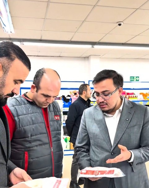 Sincan Belediyesi'nin ekipleri güvenli gıda için marketleri denetledi