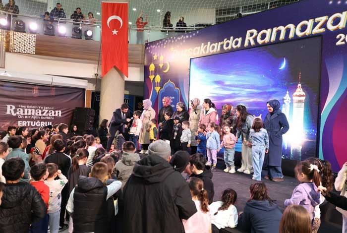 Pursaklar Belediyesi'nin Ramazan etkinliklerinde akşamlar çocuk sesleriyle şenleniyor