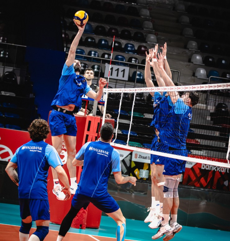 Halkbank ve Ziraat Bankkart yarın başkent derbisinde mücadele edecek