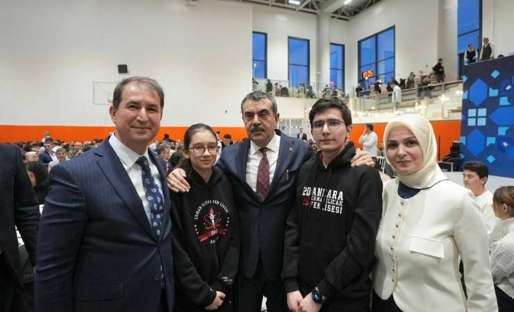Bakan Yusuf Tekin, Sincan'da öğretmen ve öğrencilerle buluştu