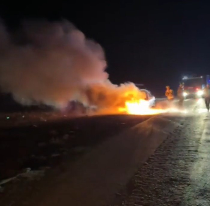 Elmadağ'da seyir halindeki araçta yangın çıktı, 1 çocuk yaralandı