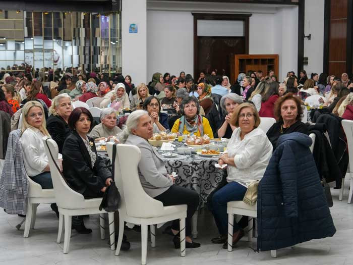 Etimesgut Belediyesi, 8 Mart Kadınlar Günü nedeniyle iftar programı düzenlendi
