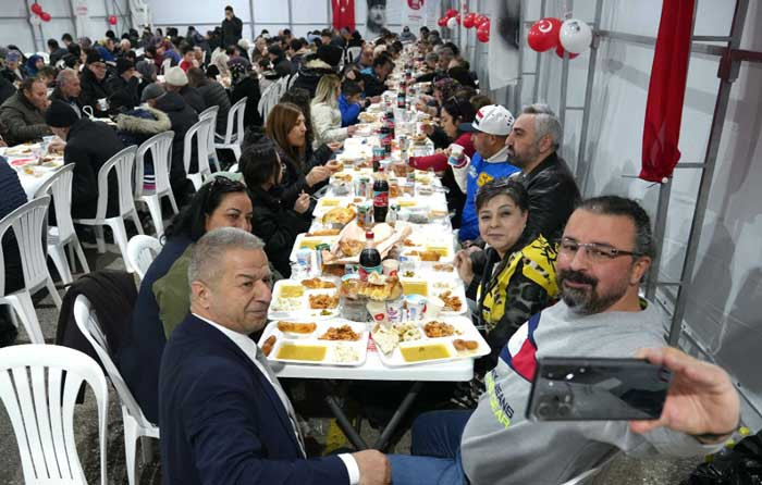 Keçiören Belediyesi, özel gereksinimli bireyleri iftarda buluşturdu