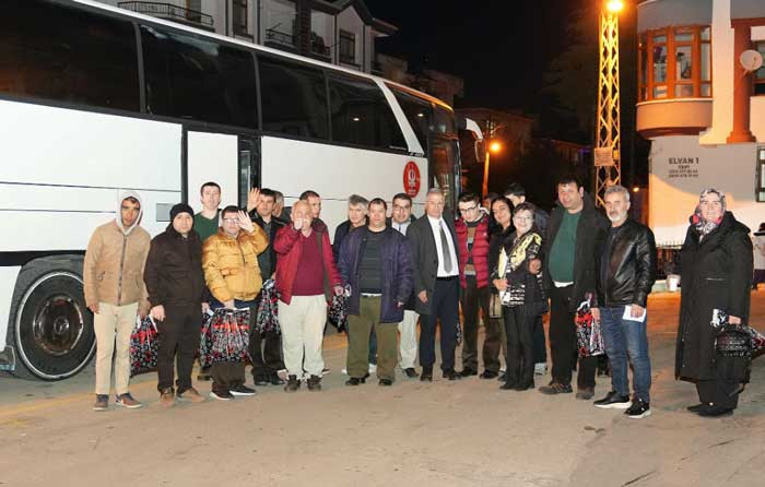 Keçiören Belediyesi, özel gereksinimli bireyleri iftarda buluşturdu - Resim : 4