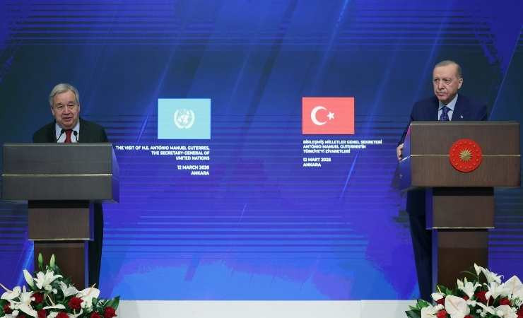 Cumhurbaşkanı Erdoğan, BM Genel Sekreteri Antonio Guterres’e ödülünü verdi