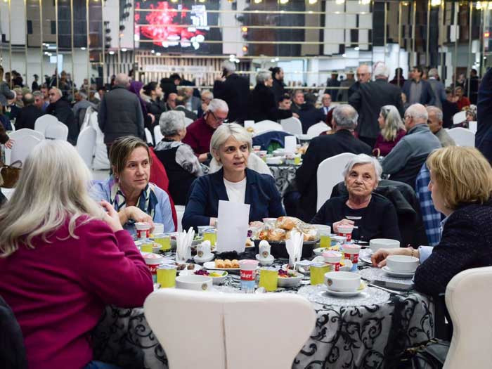 Etimesgut Belediyesi, Korkut Ata Kongre ve Kültür Merkezi’nde SKT'larla iftar programı düzenledi