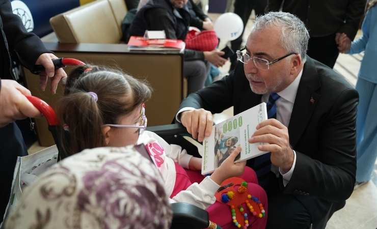Bakan Vedat Işıkhan, “Külliye’de Ramazan” etkinliklerini ziyaret etti