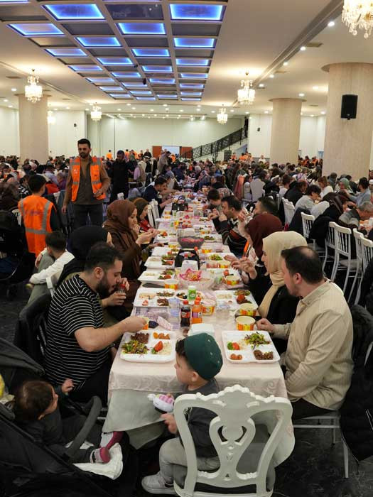 HayrKöprüsü, 8. Geleneksel iftar etkinliğini gerçekleştirdi - Resim : 2