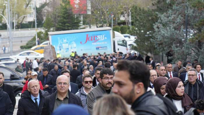 MHP Lideri Devlet Bahçeli'den Türkeş'in Ankara'daki kabrine ziyaret - Resim : 2