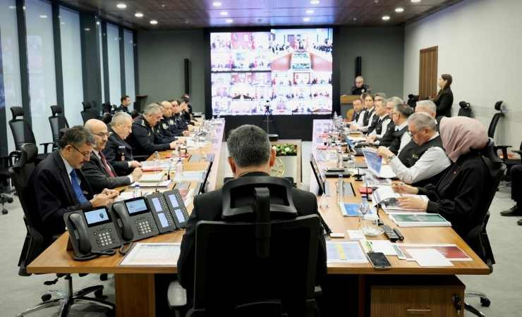 İçişleri Bakanlığı'nda yapılan güvenlik toplantısında kararlılık mesajı