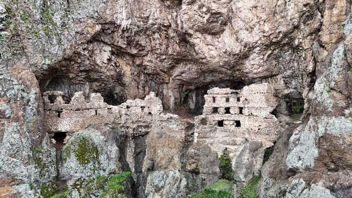 Ankara'nın Sümela Manastırı: Kayaların içine gizlenmiş tarih, kimin nasıl yaptığı hala sır! - Resim : 3