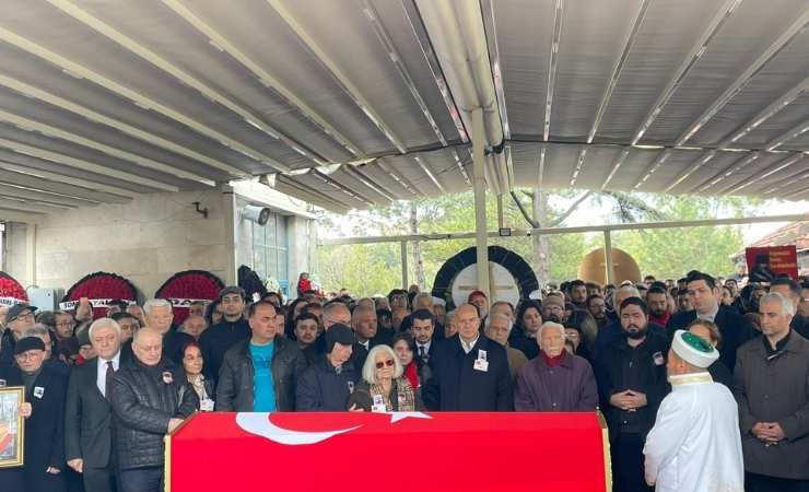 Ankara'da düzenlenen törenle Yalçın Küçük son yolculuğuna uğurlandı