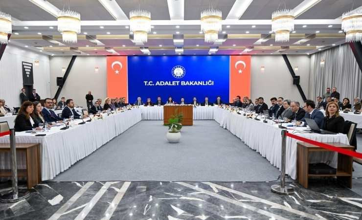 Bakan Akın Gürlek: "Suça sürüklenen çocuk kavramının değişmesi gerekiyor"