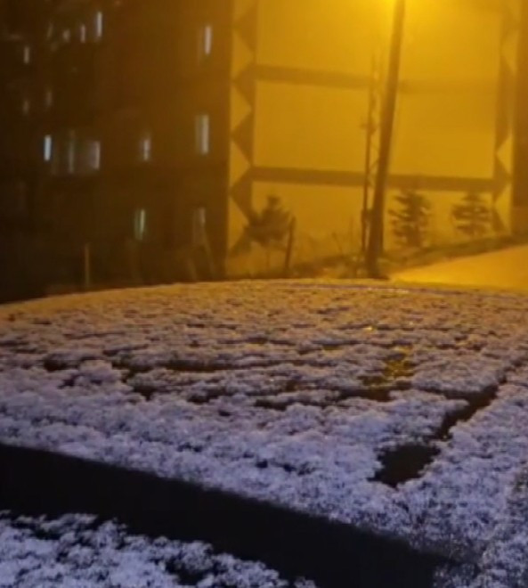 Haymana'ya Nisan ayında kar sürprizi