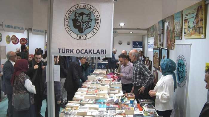 Ankara Kitap Fuarı'nda &ouml;rnek dayanışma: Askıda Kitap Uygulaması