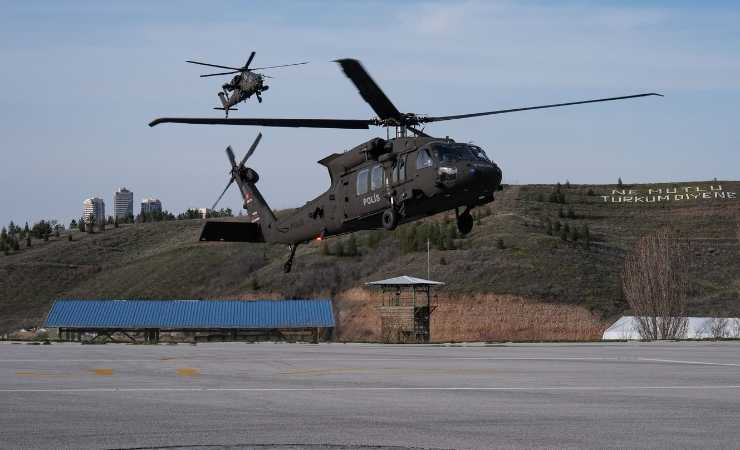 Emniyet envanterine alınan T-70 helikopteriyle ilk uçuşu Bakan Mustafa Çiftçi gerçekleştirdi