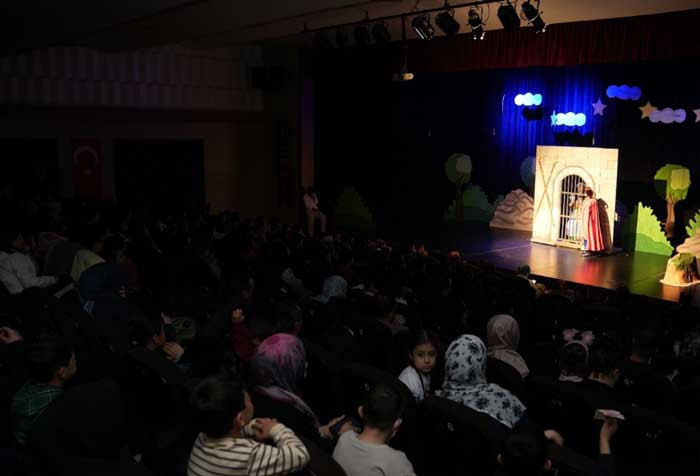 Keçiören Belediyesi çocukları 'Sihirli Madalyon' oyunuyla buluşturdu - Resim : 2