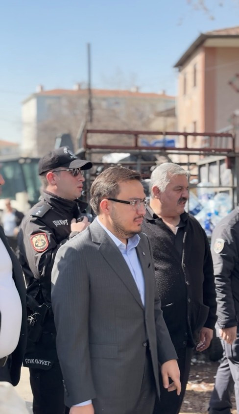 Sincan Belediyesi çevre sağlığını tehdit eden görüntülere müdahale etti
