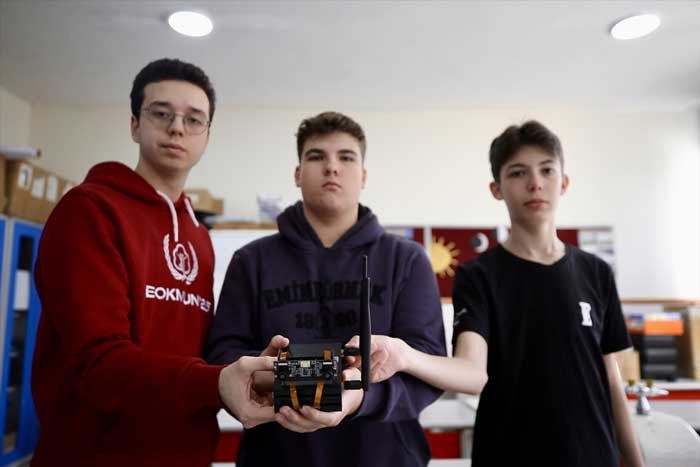 Liselilerin geliştirdiği görme engellilere destek veren robot çifte ödül kazandı! - Resim : 2