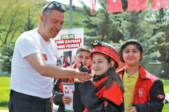 Keçiören Belediyesinden çocuklara hayat kurtaran afet farkındalık eğitimi - Resim : 3