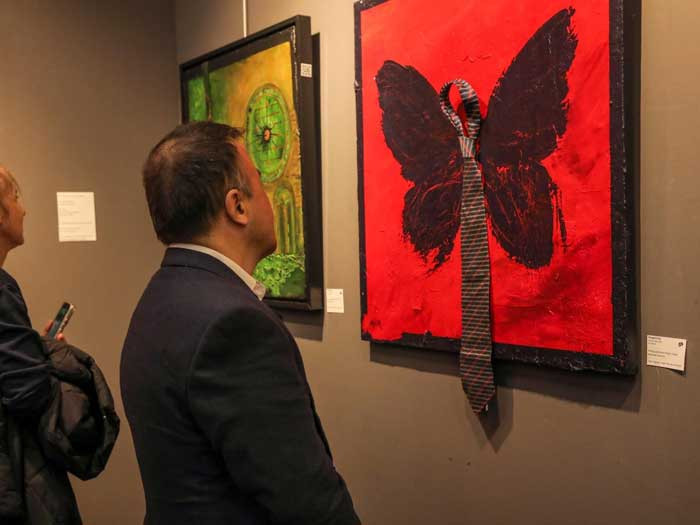 Etimesgut Belediyesi'nin 'Kravata' sergisi ziyarete açıldı