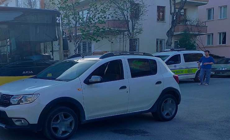 Çorum'da halk otobüsüyle otomobil çarpıştı: 4 yaralı