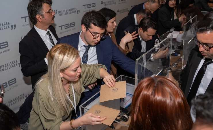 Türkiye Belediyeler Birliğinde başkanlık seçimini Vahap Seçer kazandı