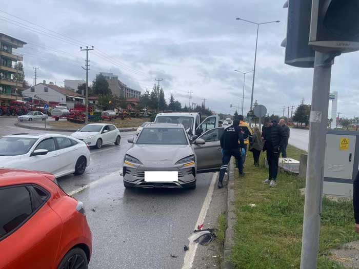 Ankara-Çorum yolunda zincirleme trafik kazası: 2 yaralı!