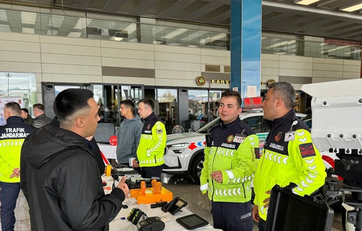 Jandarma Genel Komutanlığı, Ankara'da Trafik Haftası etkinliği düzenlendi - Resim : 2