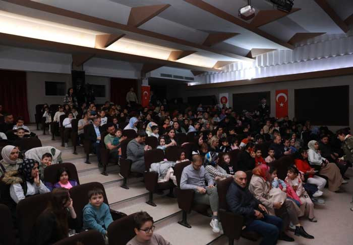 Keçiören Belediyesi Cesur Balık'la çocukları buluşturdu