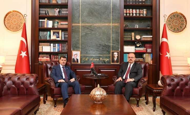 Ankara Valisi Yakup Canbolat, ilk toplantıları yapıp ziyaretleri kabul etti