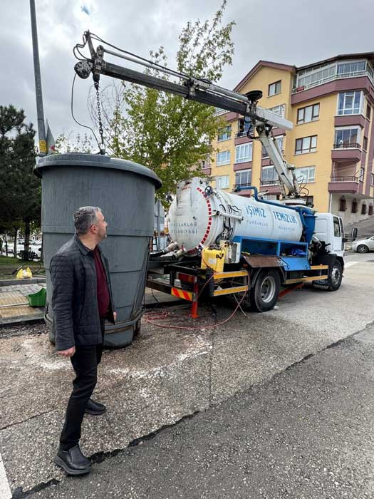 Pursaklar Belediyesi'nden ilçe genelinde kapsamlı temizlik çalışması